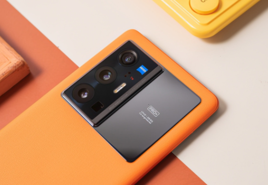 2021最值得買的手機推薦?目前這4部手機內(nèi)外兼修，三五年不過時