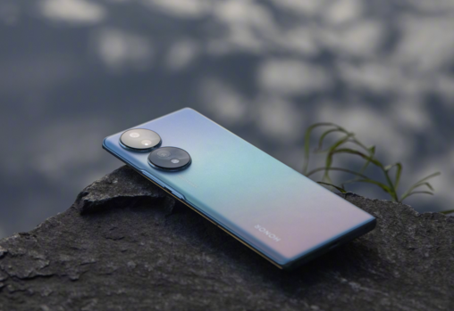 618多平臺新品銷冠 榮耀70系列爆火的原因找到了！